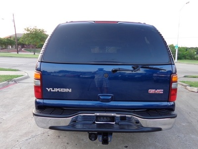 2003 GMC Yukon SLE SUV