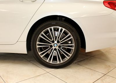 2018 BMW 540i 540i
