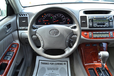 2005 Toyota Camry 4dr Sedan XLE Automatic