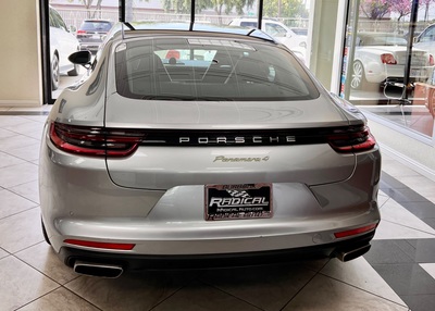 2018 Porsche Panamera 4 E-Hybrid