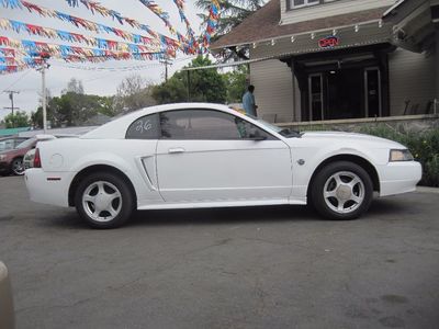 2004 Ford Mustang Standard