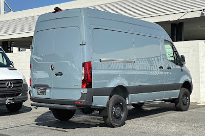 2024 Mercedes-Benz Sprinter 2500 Cargo 144 WB