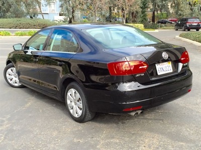 2013 Volkswagen Jetta SE Leather Loaded Sedan