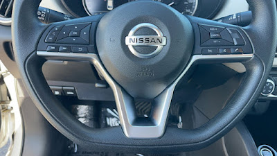 2022 Nissan Versa SV