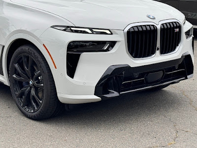 2025 BMW X7 M60i