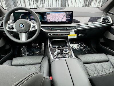 2025 BMW X7 xDrive40i