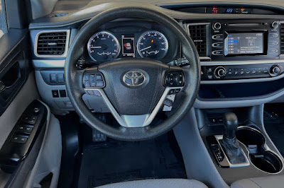 2017 Toyota Highlander LE
