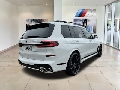 2025 BMW X7 M60i