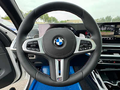 2025 BMW X7 M60i