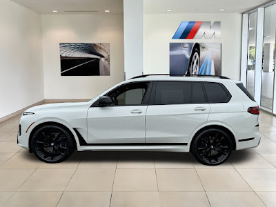 2025 BMW X7 M60i