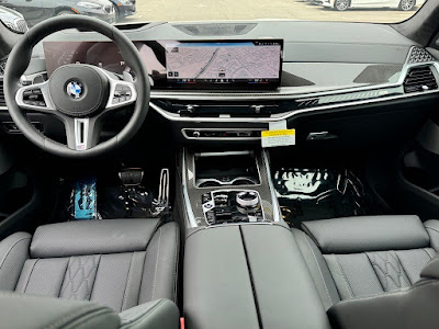 2025 BMW X7 M60i