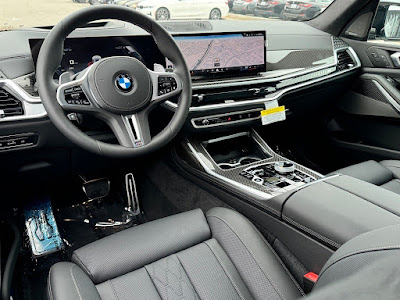 2025 BMW X7 M60i