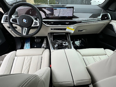 2025 BMW X7 M60i