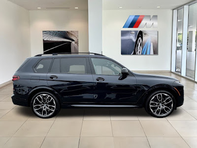 2025 BMW X7 M60i