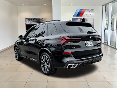 2025 BMW X5 M60i