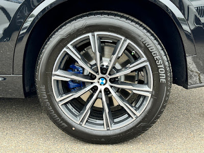 2025 BMW X5 M60i