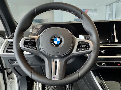 2025 BMW X5 M60i