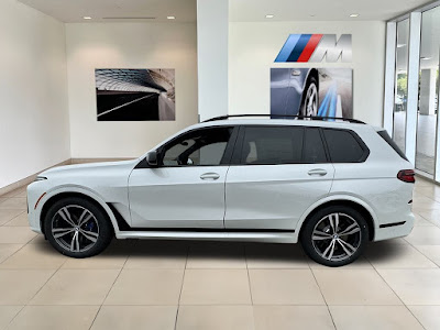 2025 BMW X7 M60i