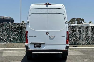 2024 Mercedes-Benz Sprinter 2500 Cargo 144 WB