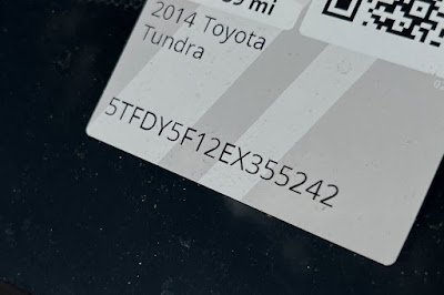 2014 Toyota Tundra SR5 CrewMax 5.7L V8 6-Spd AT