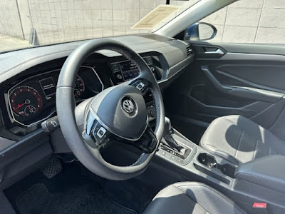 2021 Volkswagen Jetta SE AUTOMATIC! LOW MILES!