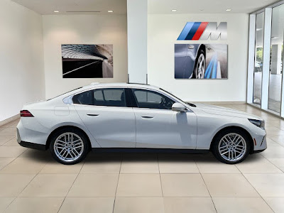 2024 BMW 5 Series 530i