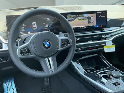 2025 BMW X5 M60i