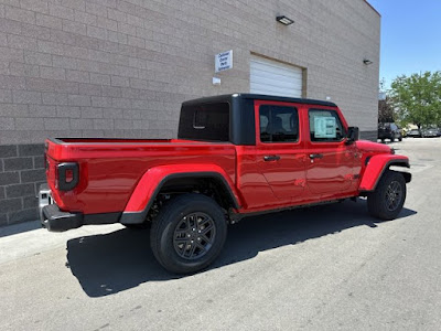 2024 Jeep Gladiator