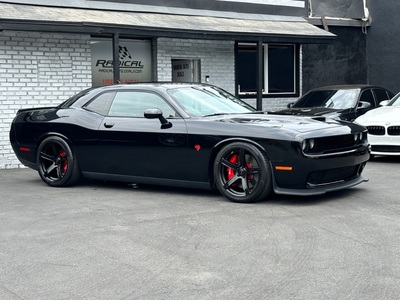 2015 Dodge Challenger SRT Hellcat RWD