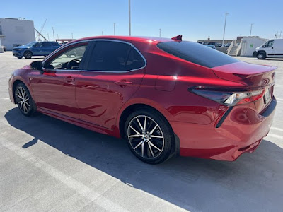 2024 Toyota camry se