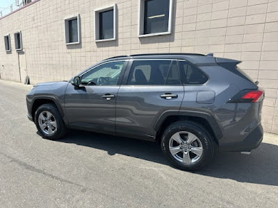 2022 Toyota RAV4 XLE AWD! ONE OWNER!