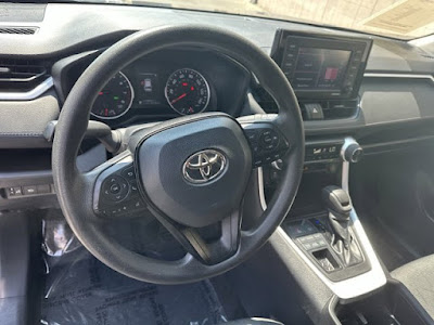 2022 Toyota RAV4 XLE AWD! ONE OWNER!