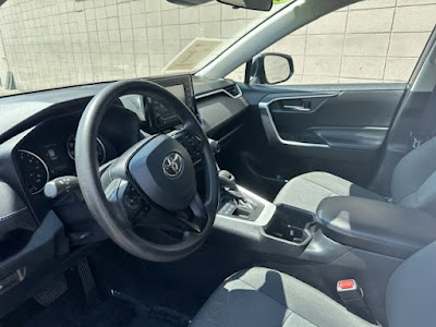 2022 Toyota RAV4 XLE AWD! ONE OWNER!