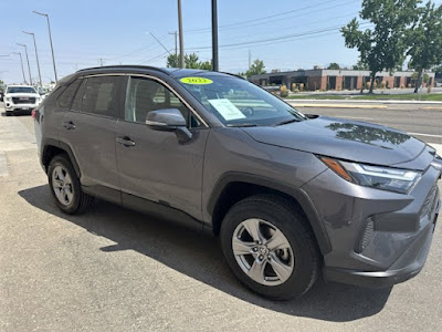 2022 Toyota RAV4 XLE AWD! ONE OWNER!