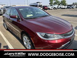 2015 Chrysler 200 Limited! LOW MILES!!