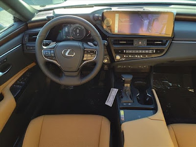 2025 Lexus ES 300h Luxury