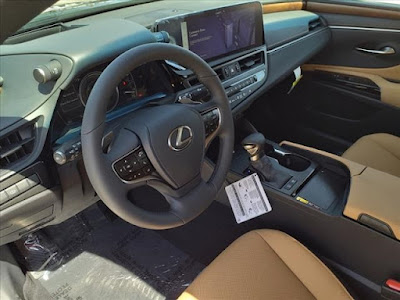 2025 Lexus ES 300h Luxury