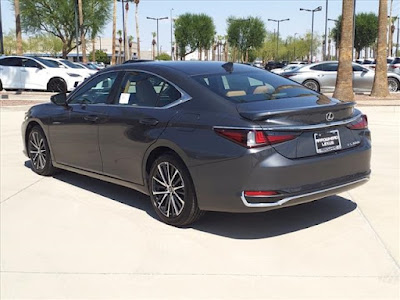 2025 Lexus ES 300h Luxury