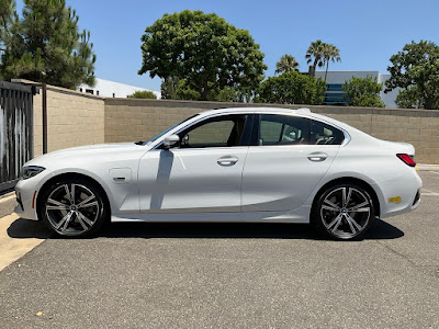 2022 BMW 3 Series 330e