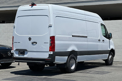 2024 Mercedes-Benz Sprinter 3500 Cargo 170 WB