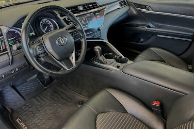 2020 Toyota Camry Hybrid SE