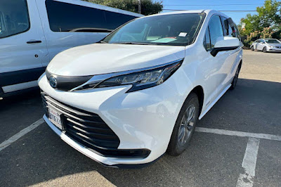 2021 Toyota Sienna LE