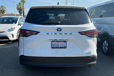 2021 Toyota Sienna LE