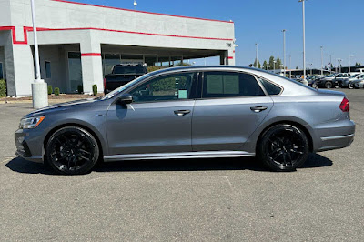 2018 Volkswagen Passat R-Line