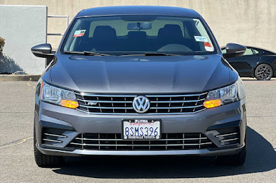 2018 Volkswagen Passat R-Line