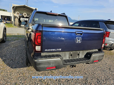 2017 Honda Ridgeline RTL-T 4x2 Crew Cab 5.3 Bed