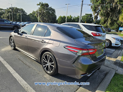 2018 Toyota Camry SE