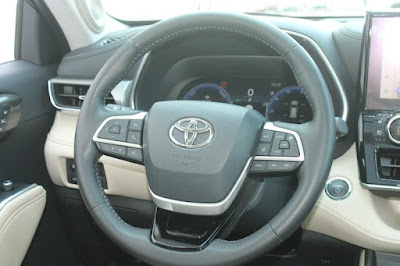 2023 Toyota Highlander Hybrid Platinum