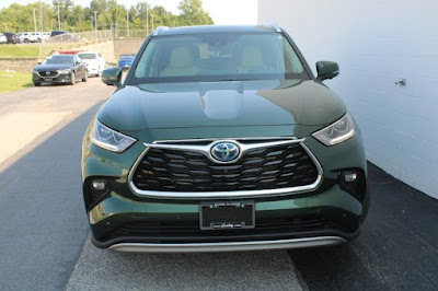 2023 Toyota Highlander Hybrid Platinum