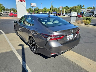 2022 Toyota Camry SE